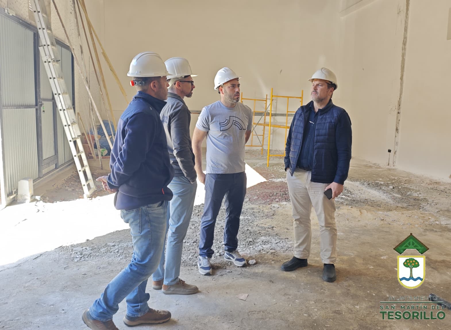 Visita a las obras de remodelación del nuevo almacén municipal.